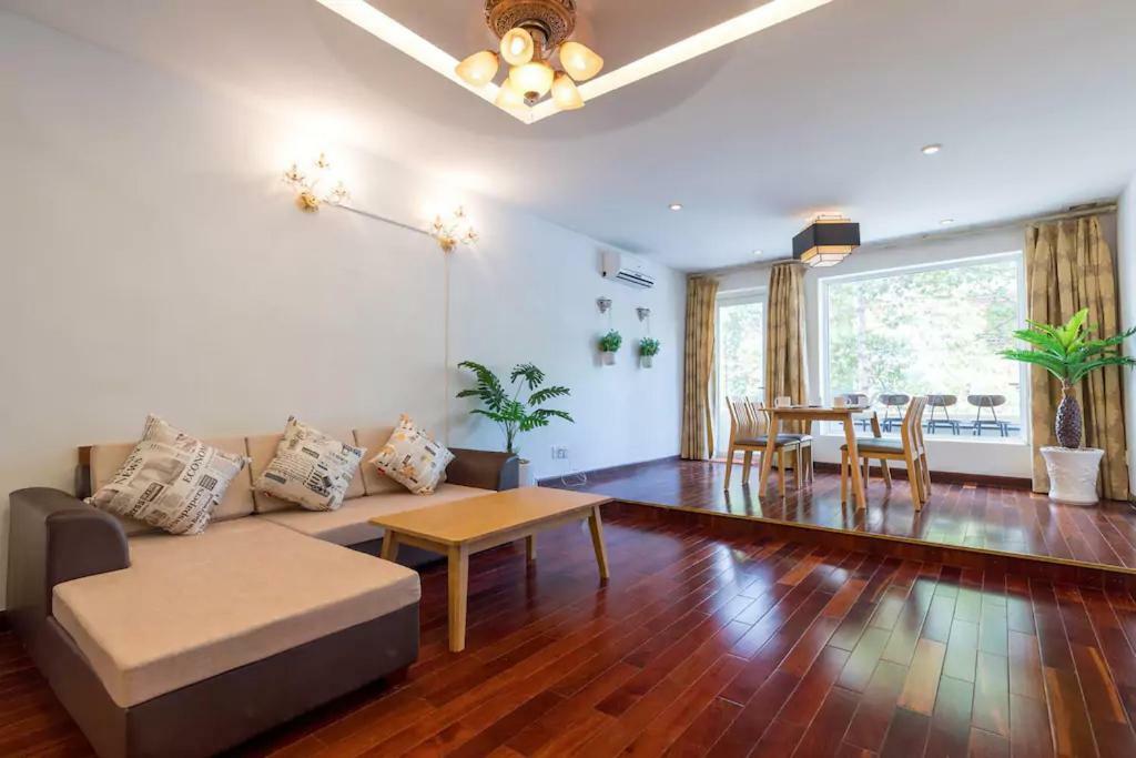 The Wooden Apartments - In The Heart Of Ben Thanh Хошимин Экстерьер фото