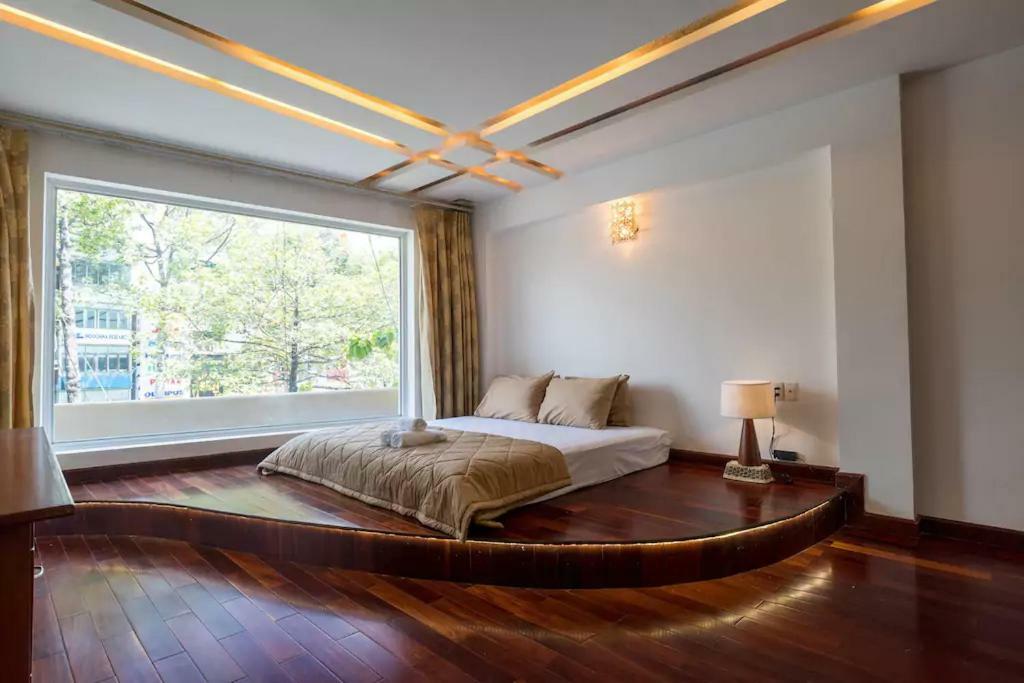 The Wooden Apartments - In The Heart Of Ben Thanh Хошимин Экстерьер фото